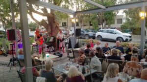 The Lions playing on Vangeli's terrace in Plaka